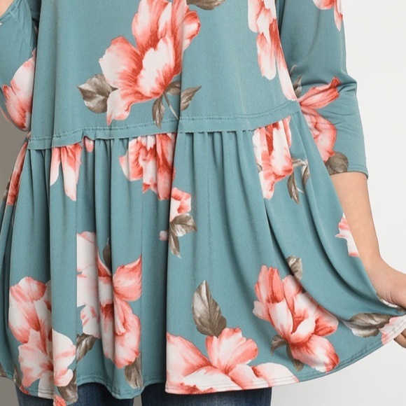 2 for $40❤️sage floral top - Picture 4 of 4